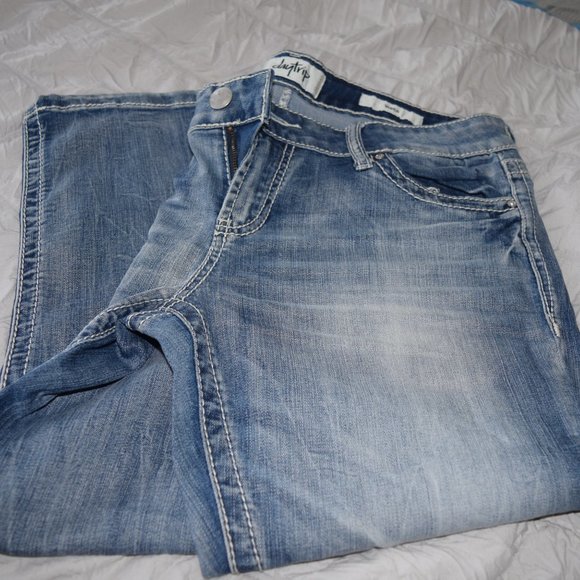 Buckle Jeans - Picture 2 of 2